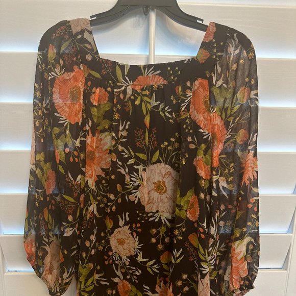XL LC Lauren Conrad Floral Sheer top over black shell - Picture 15 of 15